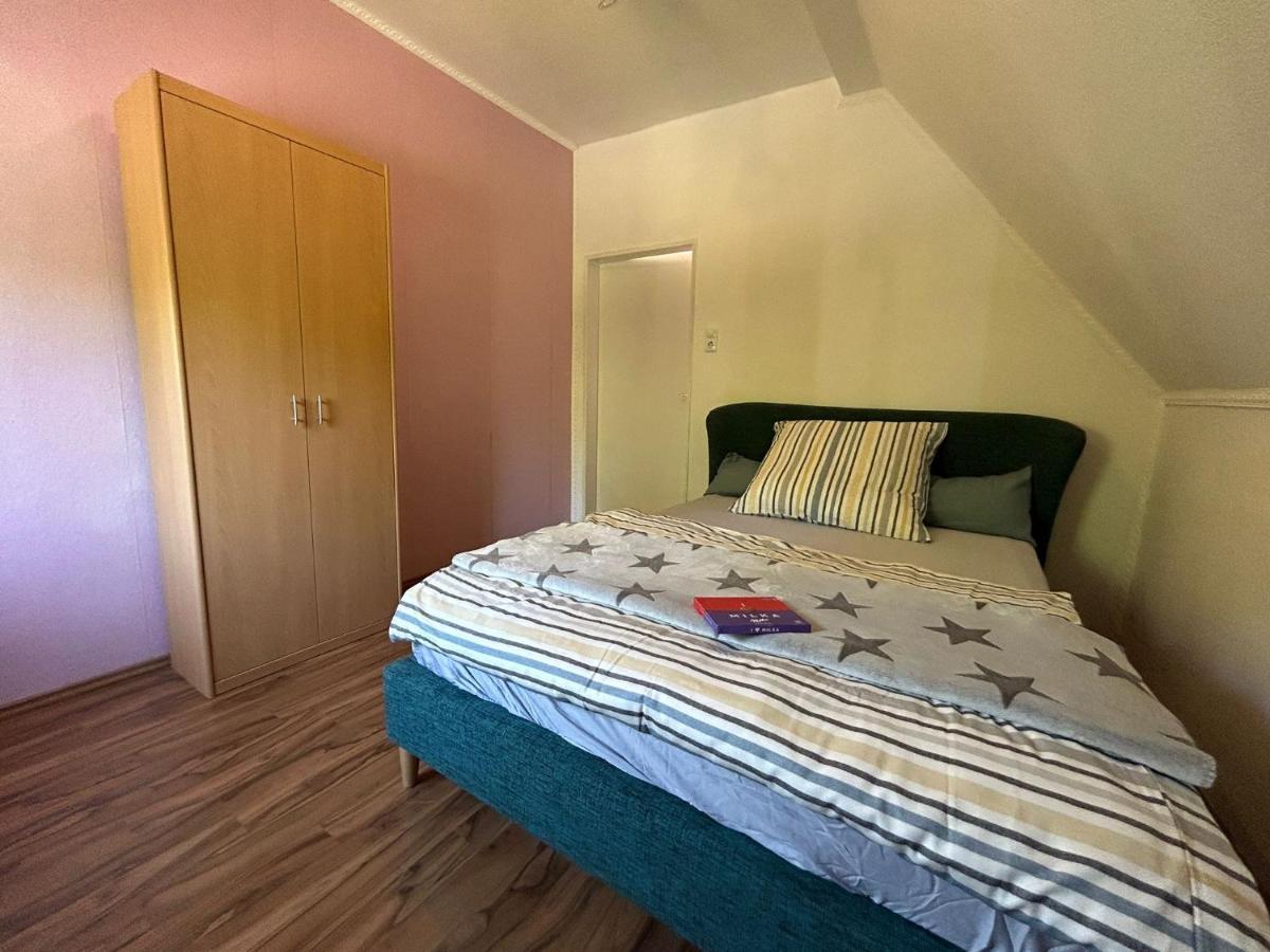 Gemuetliches Familienhaus - Fuehlt Euch Wohl Lägenhet Oldenburg Exteriör bild