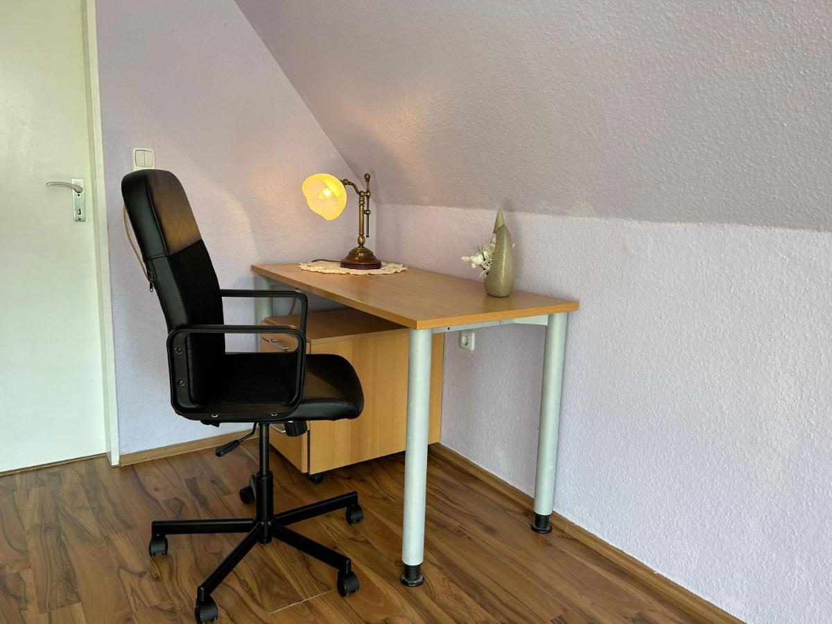 Gemuetliches Familienhaus - Fuehlt Euch Wohl Lägenhet Oldenburg Exteriör bild